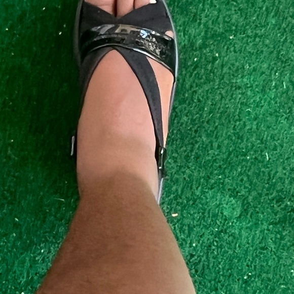 SKECHERS Sandals - Picture 2 of 3